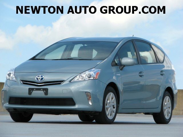 2014-Toyota-Prius-v-Three-III-Navigation-Newton--MA--Boston-JTDZN3EU0EJ008462-2154.jpeg