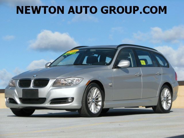 2011-BMW-328i-xDrive-AWD-sport-pkg-wagon-Newton--MA-Boston-MA-WBAUU3C5XBA950908-6732.jpeg